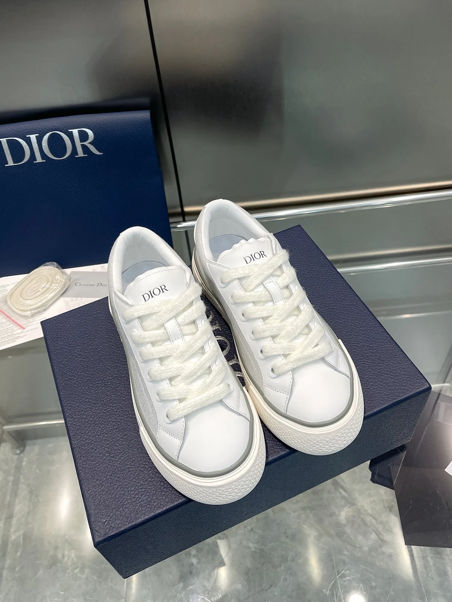 👟👟Ex-factory price 600👟👟 Dior 2023 autumn and winter haute couture series new CD jelly color couple flat casual shoes Dior Size: Female size 35-42 (41.42 customized, non-refundable) / Male size 38-46 (38.46 customized, non-refundable)